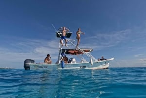 Isla Mujeres: Snorkeling in Underwater Museum