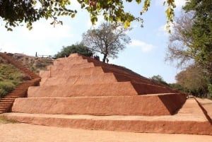 Ixtapa-Zihuatanejo: Recorrido Arqueológico Soledad de Maciel