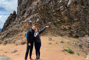 Iztaccihuatl Hiking Tour: Volcano Trek and Amecameca (12h)