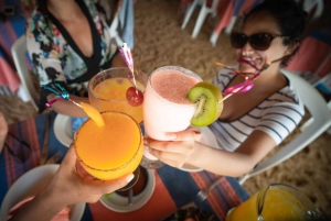 La Crucecita: Private Yacht Cruise in Huatulco with Drinks