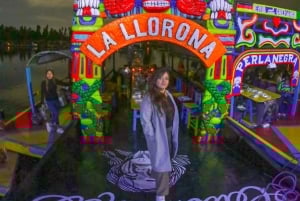 La Llorona, Espectáculo en vivo en los Canales de Xochimilco.