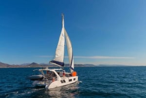 La Paz: Catamarán privado a balandra con alimentos y bebidas incluidas