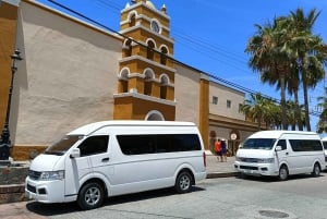 Los Cabos Airport: VIP Transportation to Todos Santos