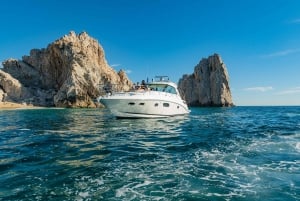 Los Cabos: Medio Día en Yate Privado Todo Incluido