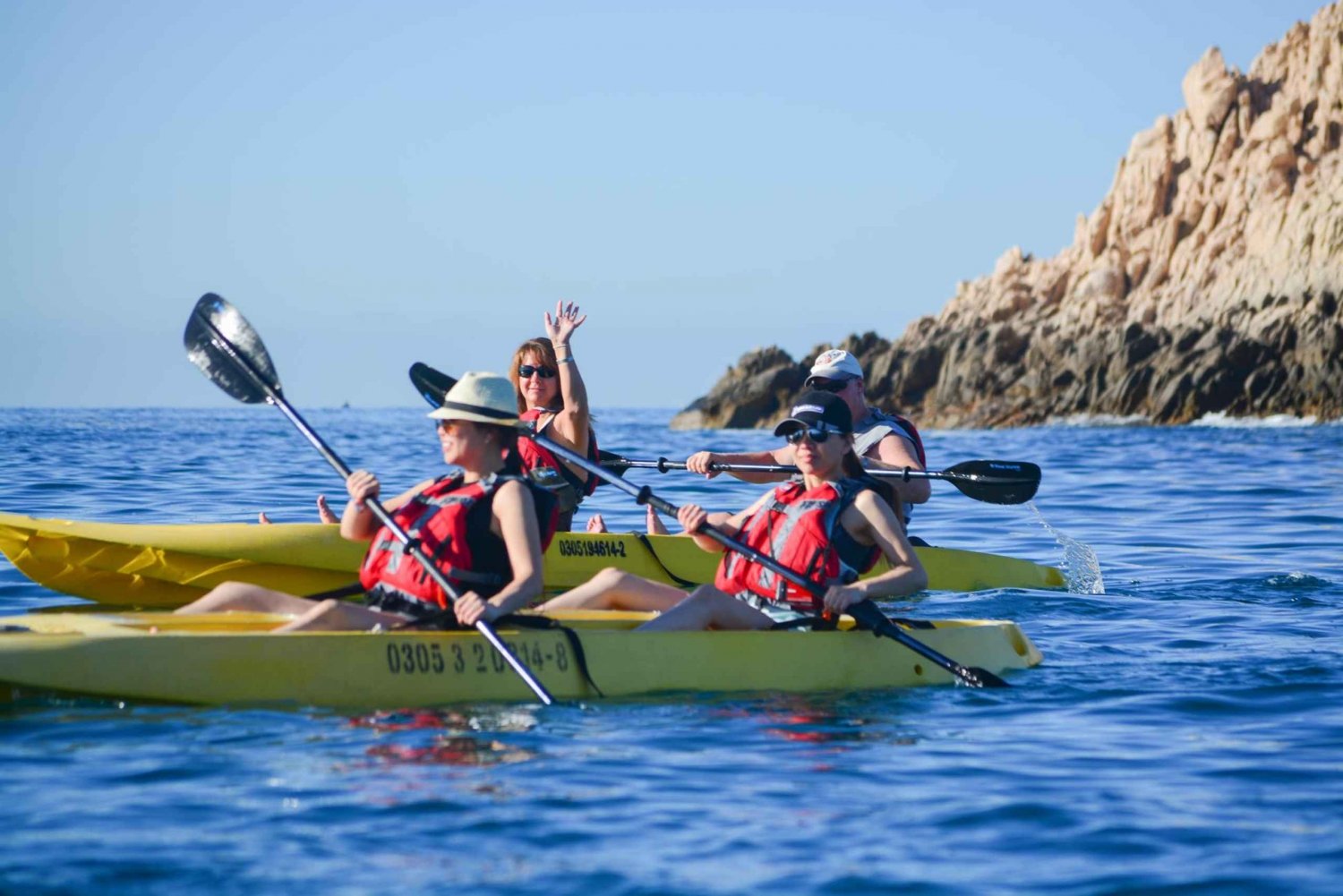 Los Cabos: Excursión en Kayak con Fondo de Cristal y Esnórquel en Dos Bahías