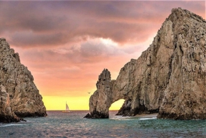 Los Cabos: Sunset Cruise with Open Bar and Snacks