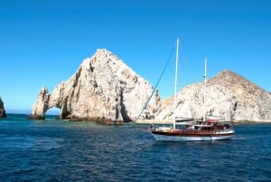 Cabo San Lucas: Sunset Yacht Cruise w/Chef Dinner & Open Bar