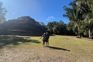 Mahahual: Exploración de la Cultura Maya en las Ruinas de Chacchoben