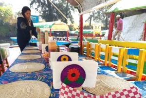 'Fiesta Mexicana Flotante en los canales de xochimilco'