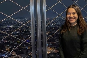 Tour a pie nocturno de Ciudad de México con Torre Latino opcional