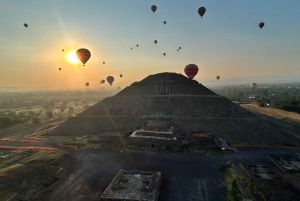 Ciudad de México: Vuelo en Globo, Desayuno en Cueva y Pirámides