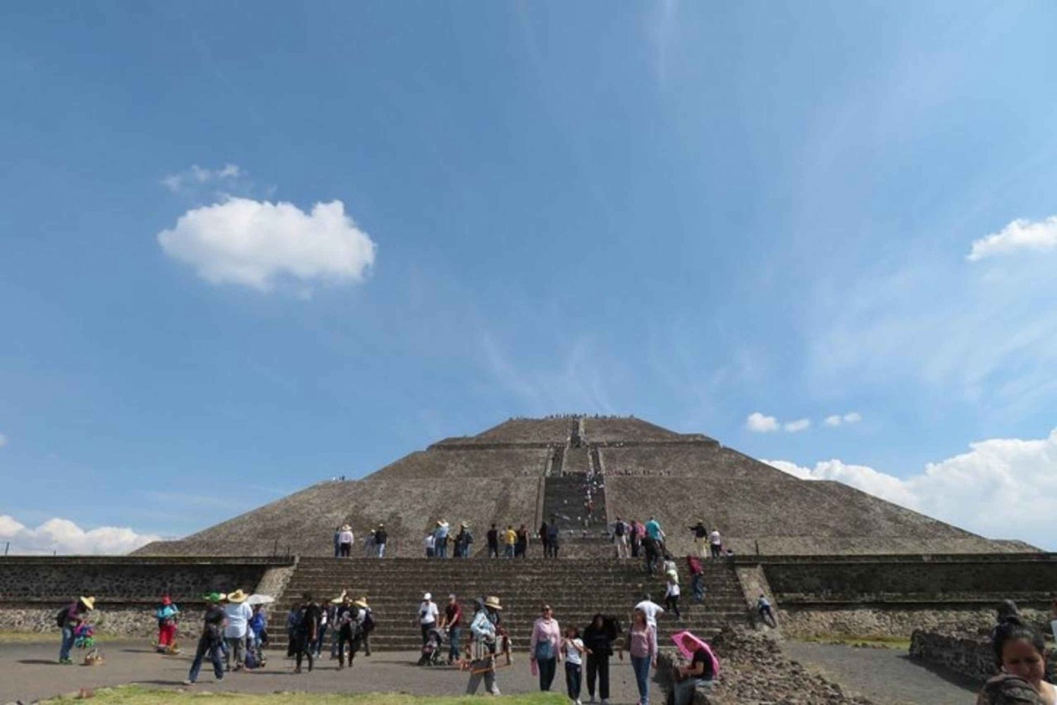 Mexico City: Basilica de Guadalupe and Teotihuacan Pyramids