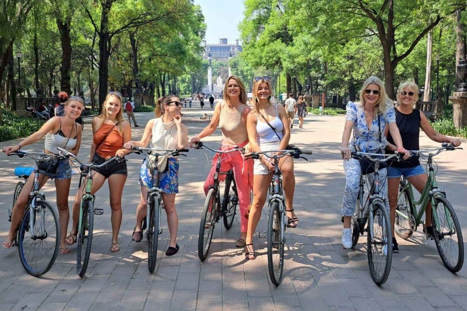 TOUR DE LA CIUDAD DE MÉXICO EN BICI Y PASAPORTE GASTRONÓMICO