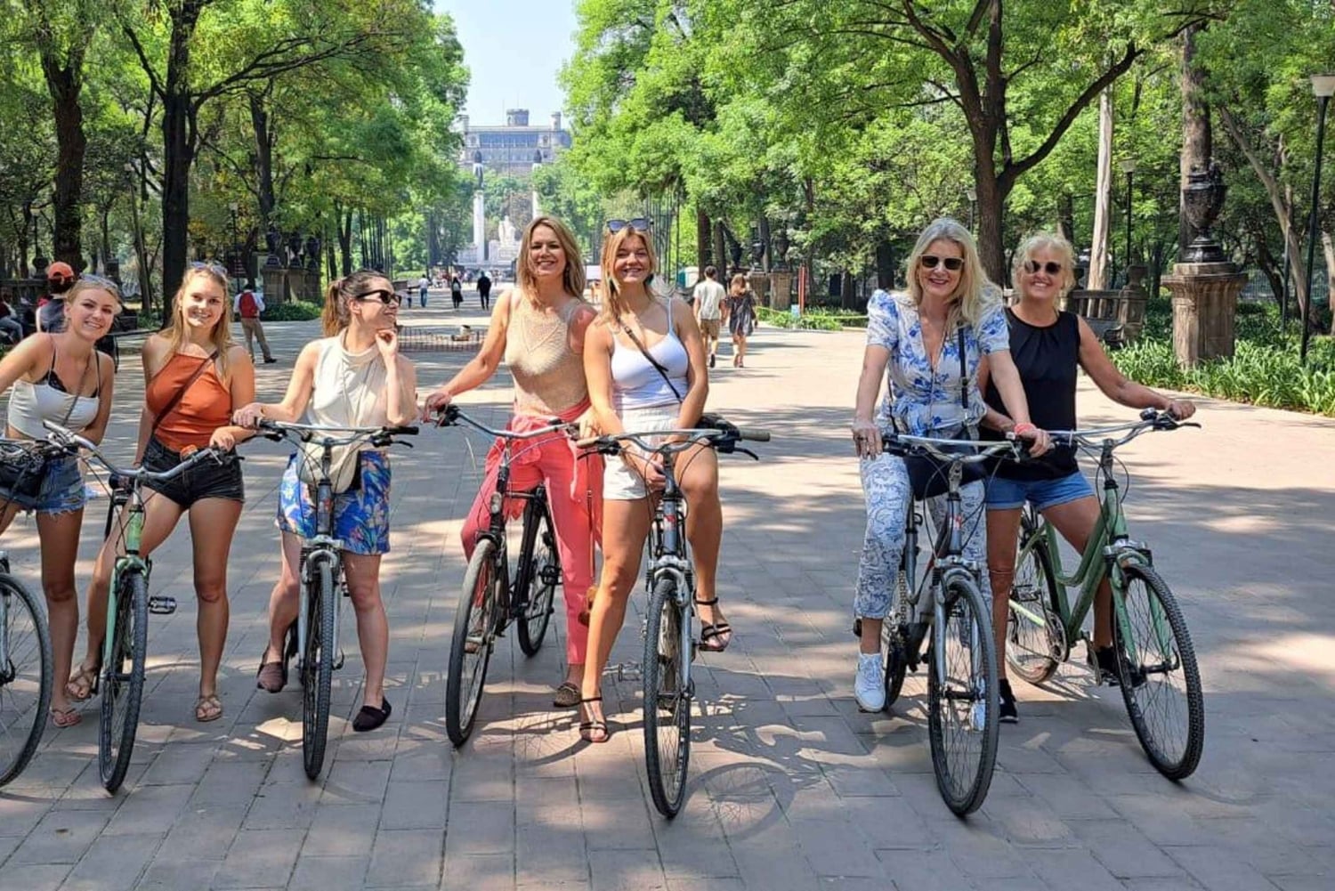 TOUR DE LA CIUDAD DE MÉXICO EN BICI Y PASAPORTE GASTRONÓMICO