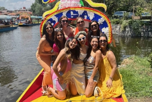 Mexico City: All Inclusive Boat Tour in Xochimilco