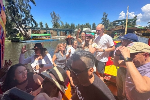 Mexico City: All Inclusive Boat Tour in Xochimilco