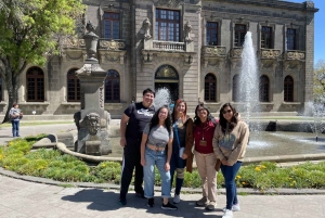 Mexico City: Chapultepec Museums Walking Tour 'From Heroes to Origins'