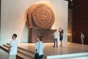 Mexico City: Chapultepec Park and Museums Walking Tour