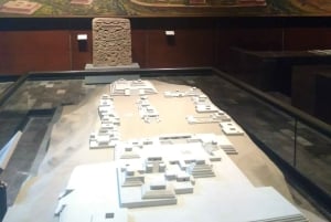 Mexico City: Chapultepec Park and Museums Walking Tour