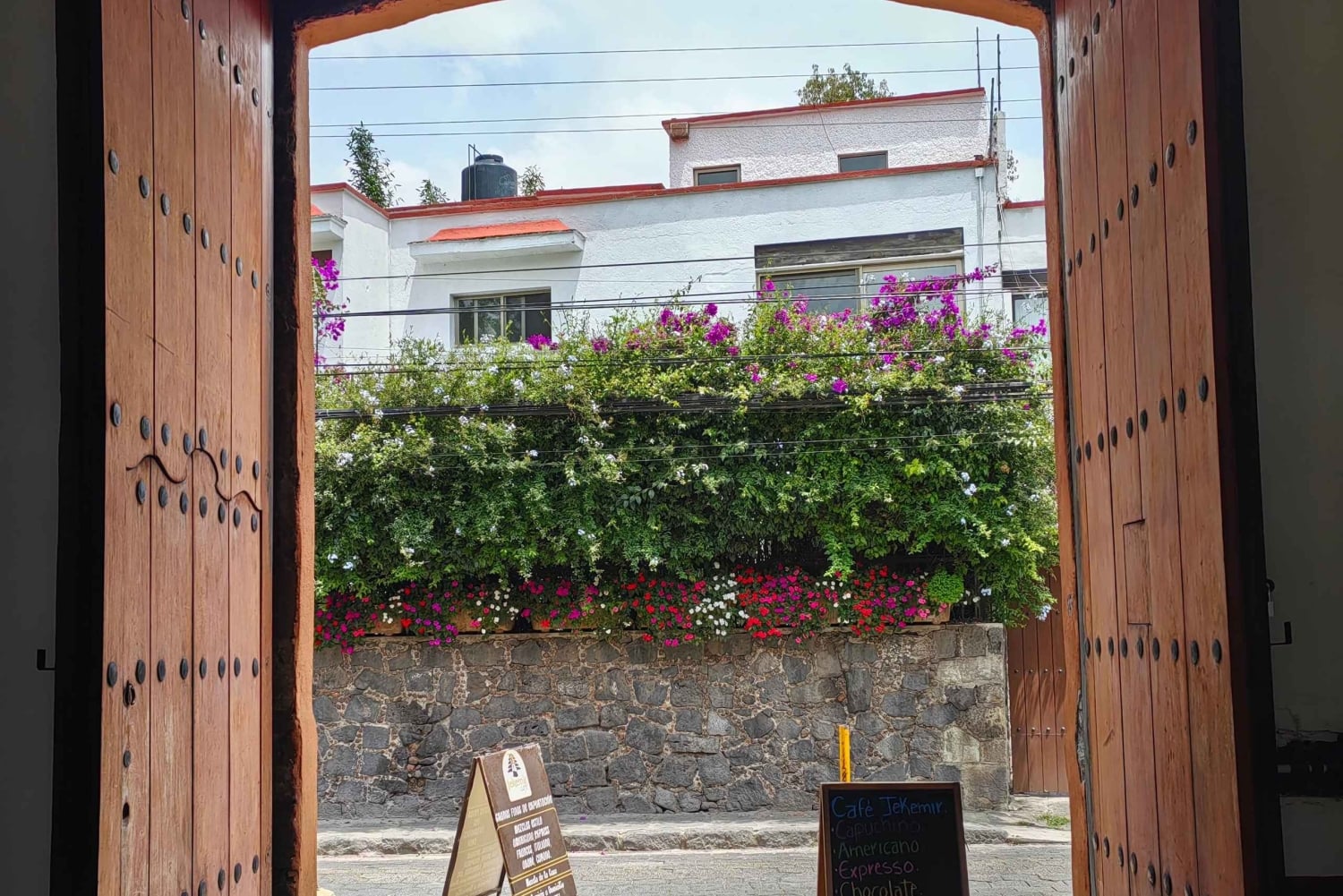 Mexico City: Coyoacán Tour, Frida Kahlo Museum & Breakfast