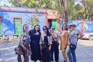 Mexico City: Coyoacán Tour, Frida Kahlo Museum & Breakfast