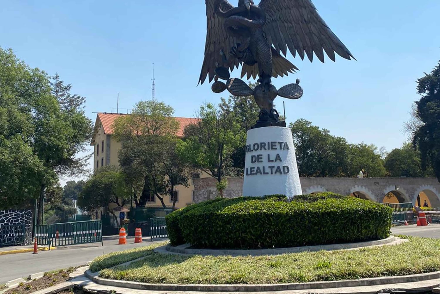 Mexico City: Discover Los Pinos Residence Tour and Cablebus