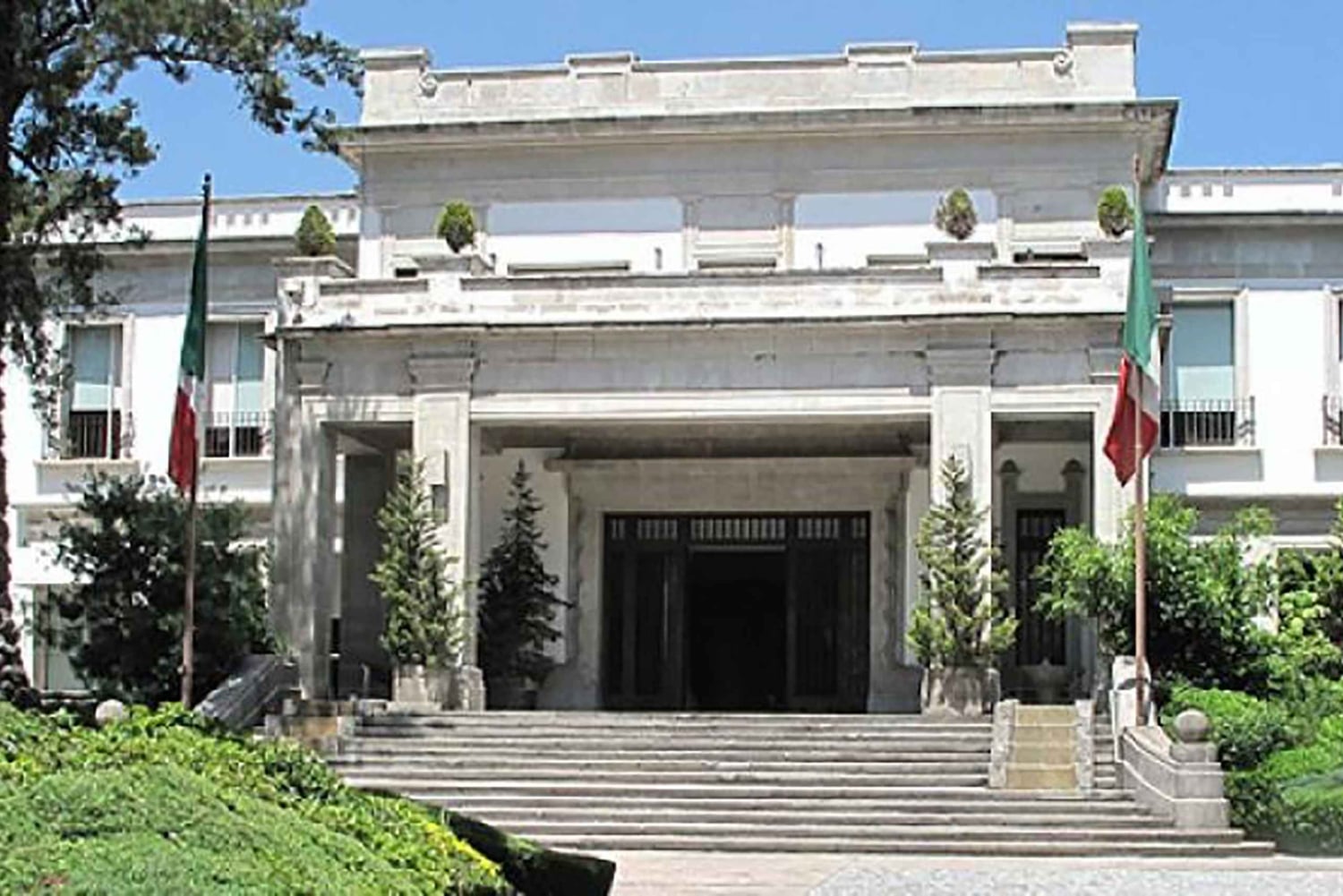 Mexico City: Discover Los Pinos Residence Tour and Cablebus