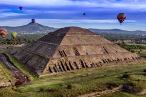 CDMX: Vuela sobre las impresionantes pirámides de Teotihuacán en globo