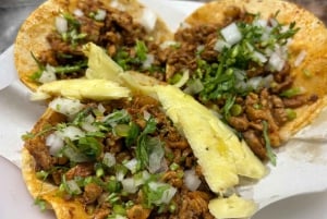 Mexico City: Food walking tour and makets