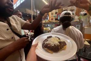 Mexico City: Food walking tour and makets