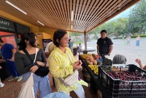 Mexico City: Food walking tour and makets