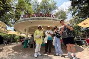 Mexico City: Food walking tour and makets