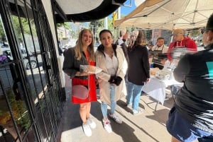 Mexico City: Food walking tour and makets
