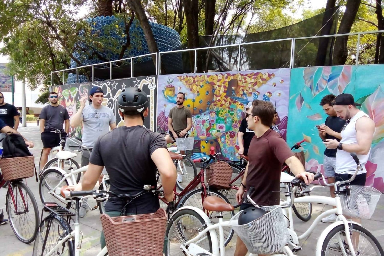 Mexico City Grafitti & Street art bike tour, find hidden gem