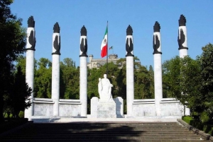 Mexico City: Guided Bike Tour of Chapultepec Park