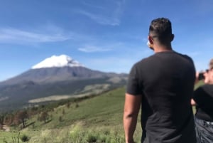 Mexico City: Guided Volcano Trek with Lunch