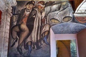 Mexico City: Historical Center Walking Tour with Murals