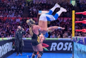 Mexico City: Lucha Libre Match with Ice Cream & Guide