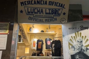Mexico City: Lucha Libre Match with Ice Cream & Guide
