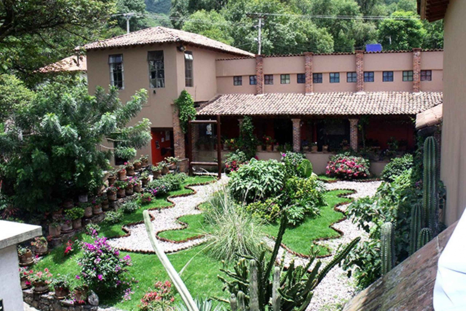 Mexico City: Malinalco & Chalma Cultural Tour