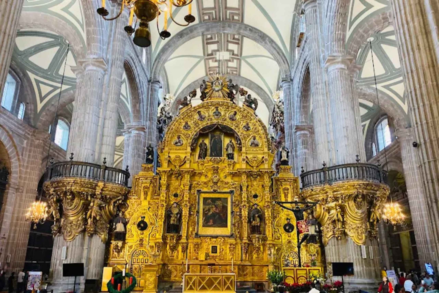 Mexico City: Metropolitan Cathedral Guided Tour With Pickup