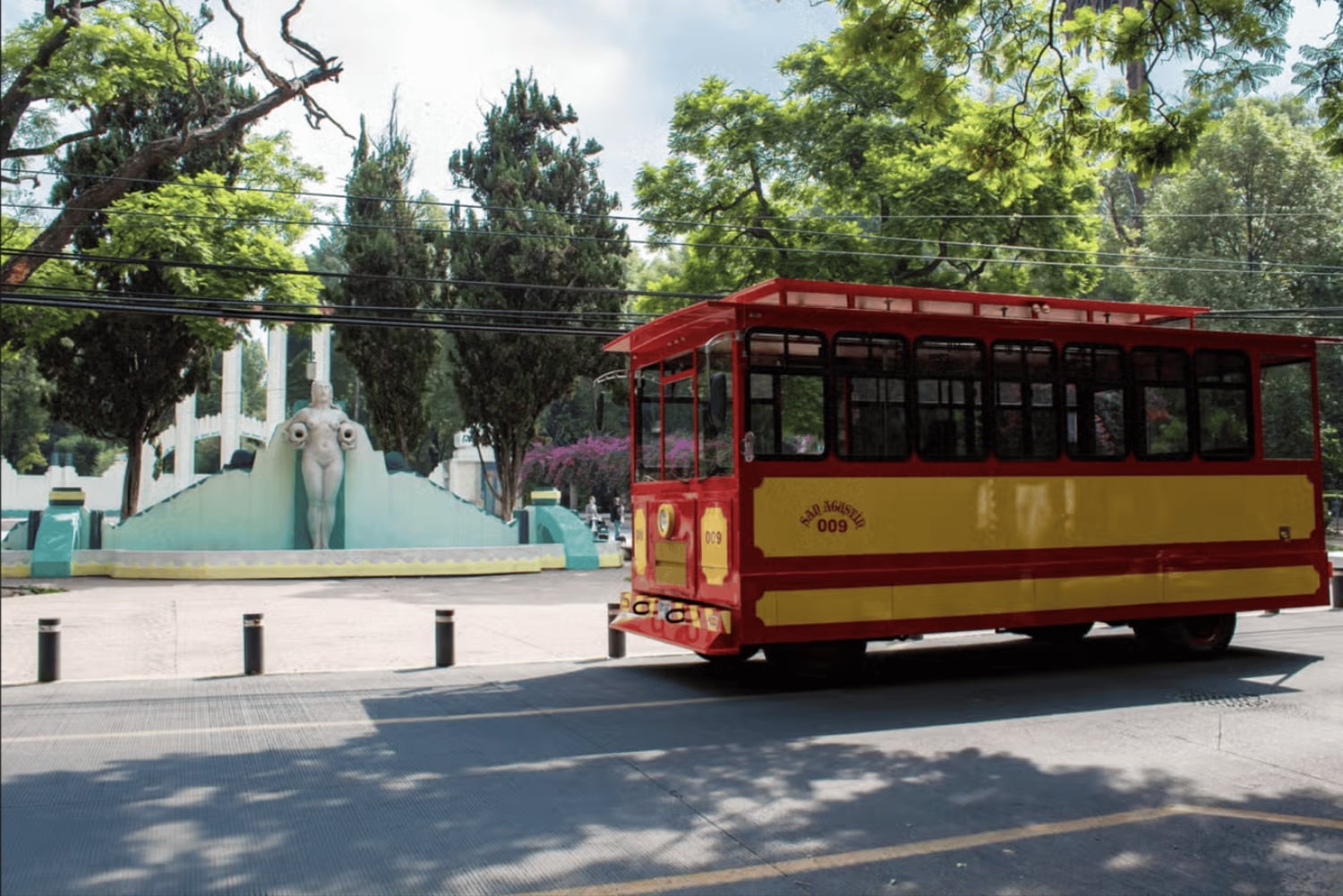 Mexico City: Mexico Tram, Iconic Landmarks, and Legends