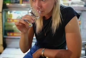 Ciudad de México: Degustación de Mezcal y Pulque en el Puesto del Mercado Exótico