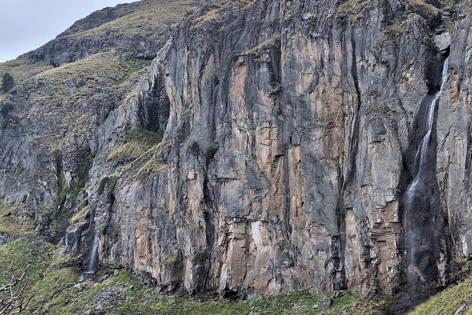 Mexico City: Mipulco Waterfalls Private Trekking Tour