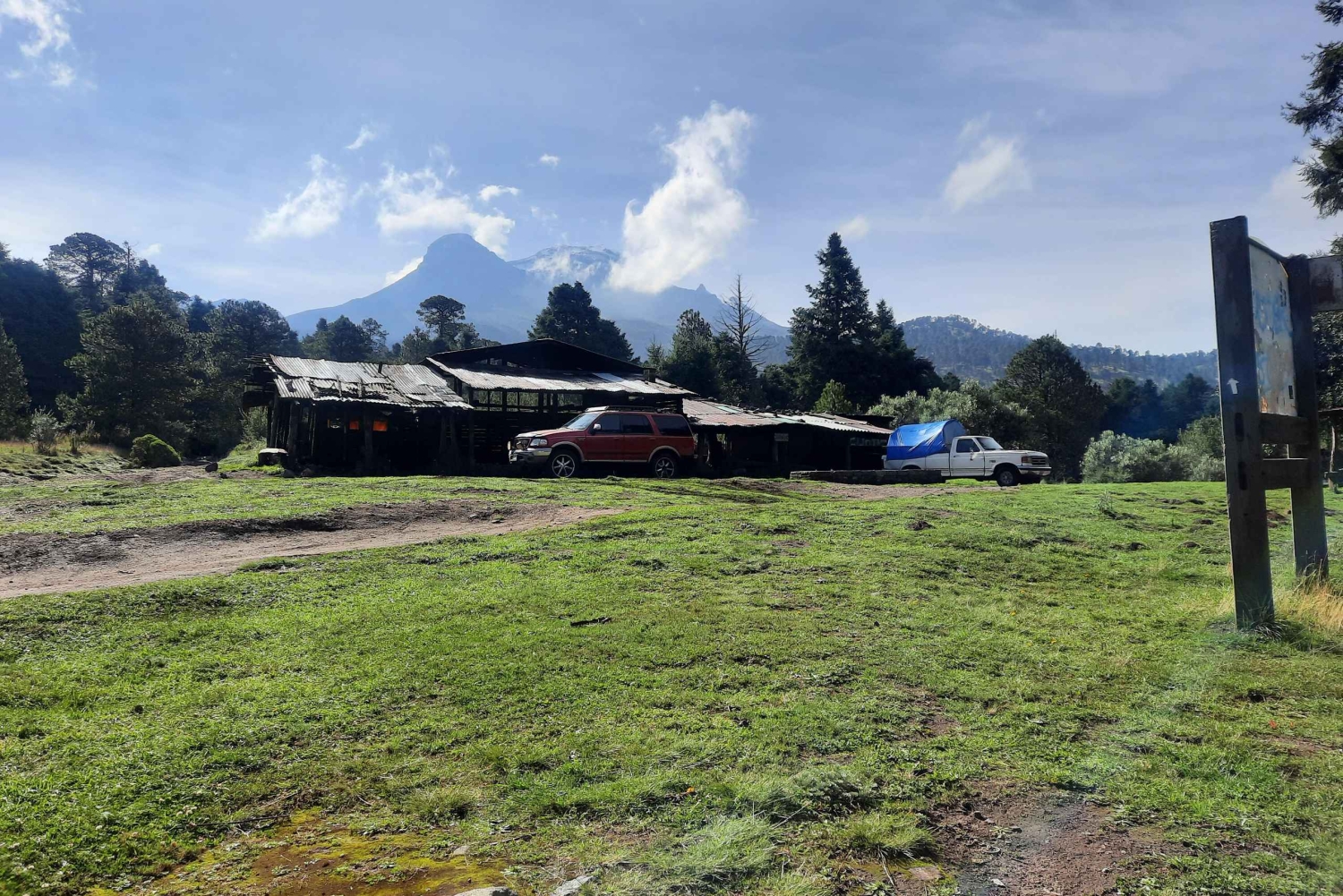 Mexico City: Nexcolango Lagoons Private Hiking Tour