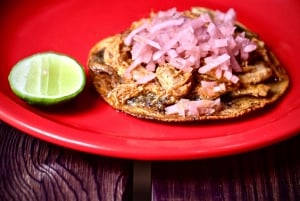 Mexico City: Old Town Food Tour of 7 Tastings & Secret Dish