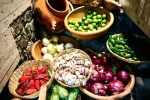 Mexico City: Old Town Food Tour of 7 Tastings & Secret Dish