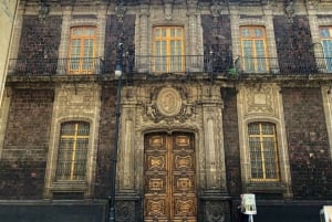 Mexico City: A Day in the Colonial Era Through its Palaces