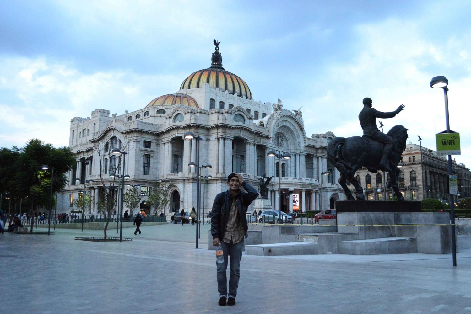 Mexico City: Palaces & Historical Buildings Walking Tour