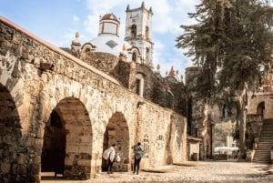 Mexico City Private Basaltic Prisms Tour: Magical Fountains